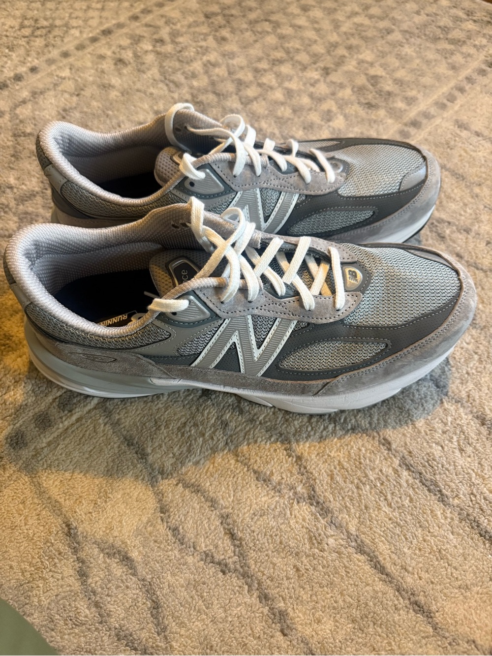 New Balance Men's Gray and White Running Sneakers - Classic N Logo